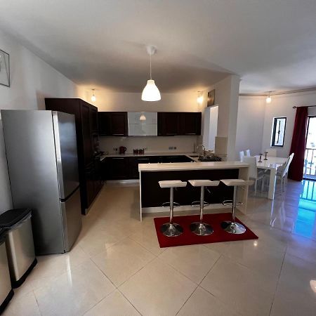 Superb 3 Bedroom Maisonette In แนกซ์ซาร์ ภายนอก รูปภาพ